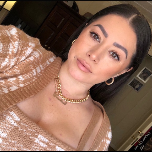 Meet your Posher, Cory - Picture 3 of 4